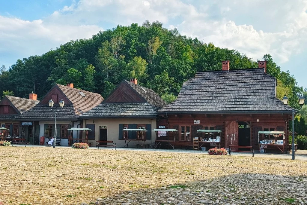 Z dużym prawdopodobieństwem Miasteczko Galicyjskie zwiedzisz bez tłumów