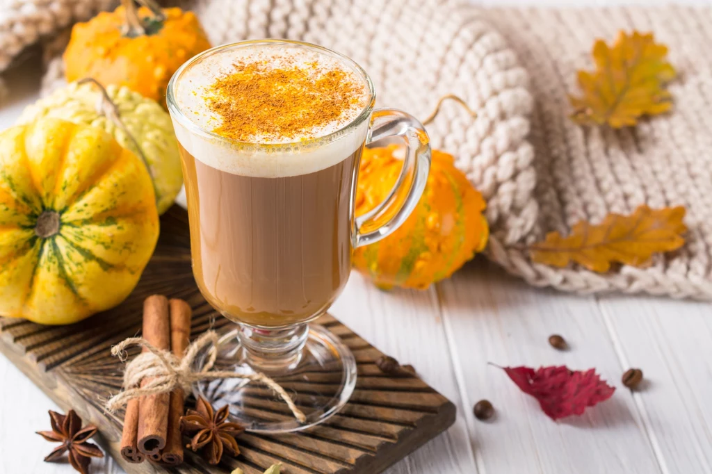 Jak przygotować w domu kultową pumpkin spice latte?