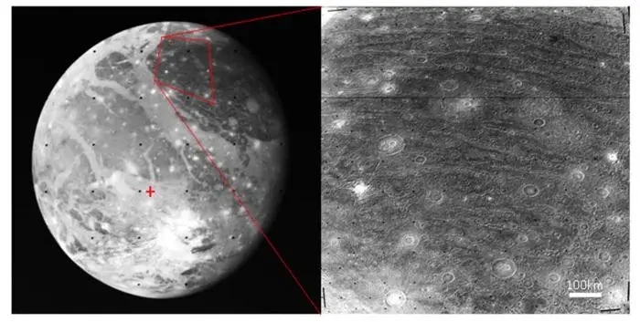 Ganimedes ma na powierzchni bruzdy oraz zmiany, które świadczą o dużym kataklizmie z asteroidą.