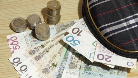 ZUS dodaje 350 zł do emerytury. Wystarczy spełnić jeden z dwóch warunków