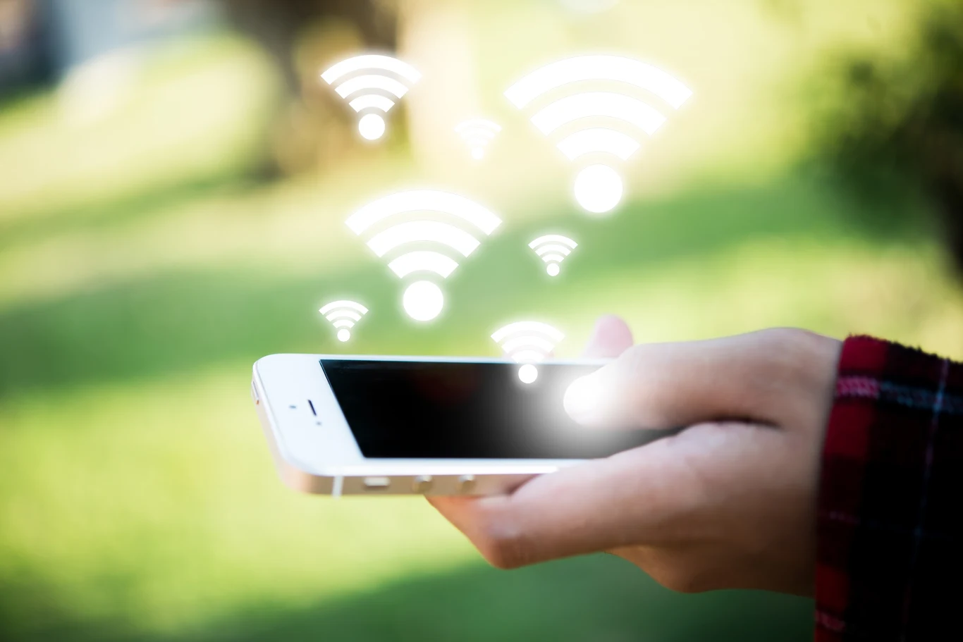 Li-Fi umożliwia przesyłanie danych za pomocą światła. Już niedługo może pojawić się w naszych urządzeniach. Li-Fi umożliwia przesyłanie danych za pomocą światła. Już niedługo może pojawić się w naszych urządzeniach.