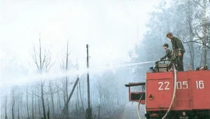 W 23-latkę wjechał rozpędzony wóz strażacki. Zdążyła tylko odepchnąć wózek z dzieckiem