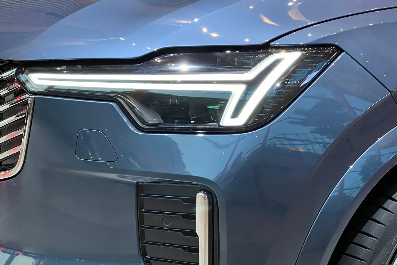Niewielkie zmiany wystarczyły, by XC90 znowu wyglądało atrakcyjnie