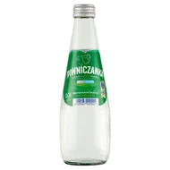 Piwniczanka Naturalna woda mineralna średnionasycona CO₂ 0,3 l