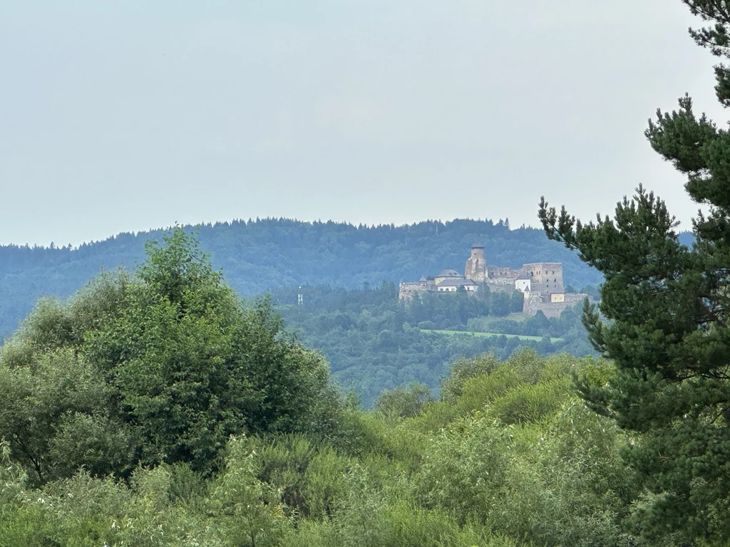 Pieniński region to nie tylko góry i spływ Dunajem. To także podróż przez miasta, które kryją w sobie wiele historii