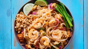 Pad thai idealny w kilku krokach. Przepis mistrza Polski w kuchni tajskiej