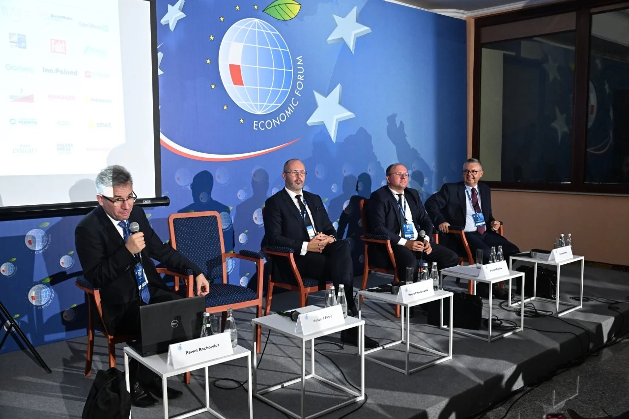 Fot. PAP/R. Pietruszka (2)