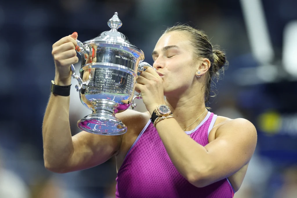Aryna Sabalenka z trofeum US Open Aryna Sabalenka z trofeum US Open