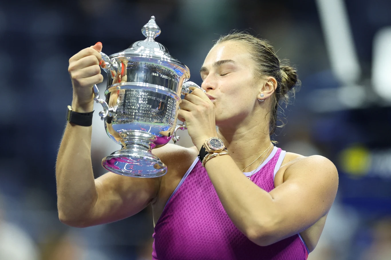 Aryna Sabalenka z trofeum US Open