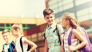 Zakup wyprawki szkolnej, nie tylko podręczników, ale również sprzętu elektronicznego, wiąże się ze sporym wydatkiem