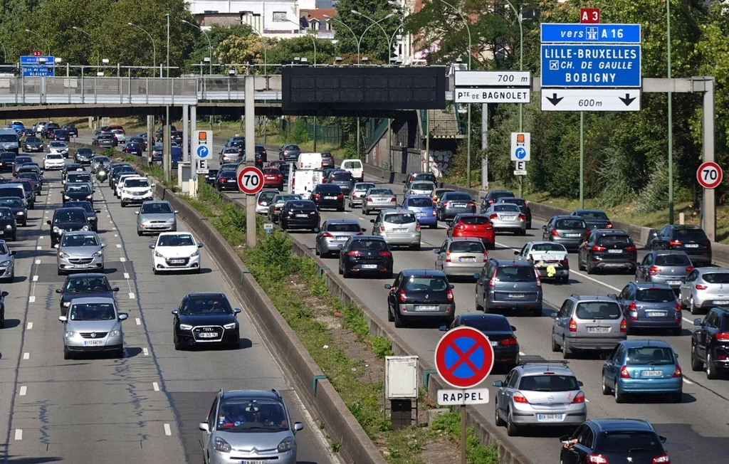 Maksymalna dopuszczalna prędkość na obwodnicy Paryża obecnie wynosi 70 km/h