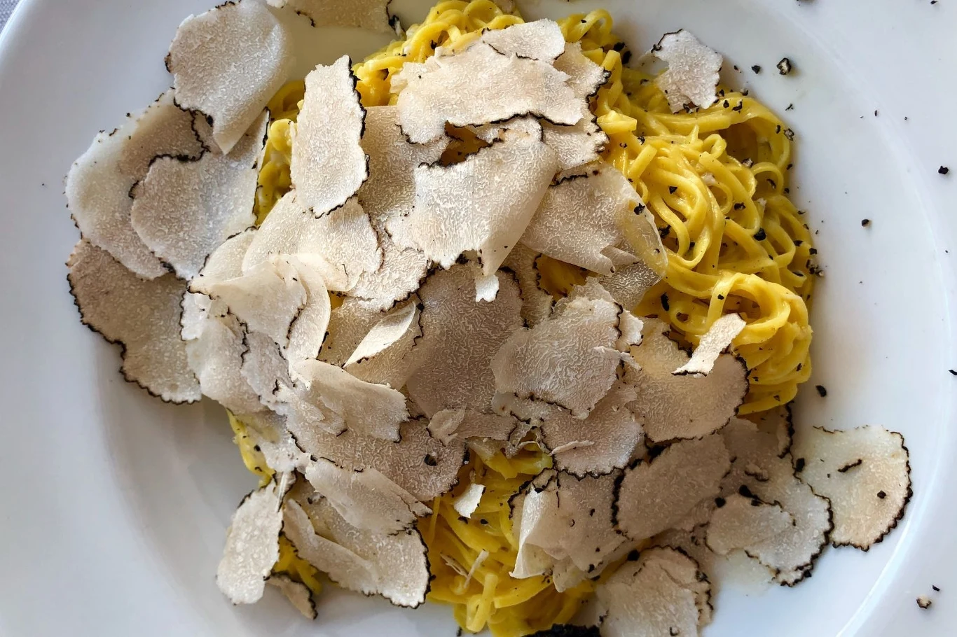 Do przygotowania tagliolini al tartufo potrzeba tylko 6 składników
