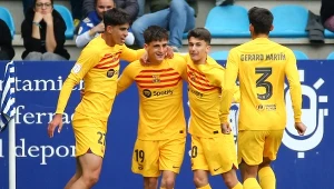 Marc Bernal (pierwszy z lewej)