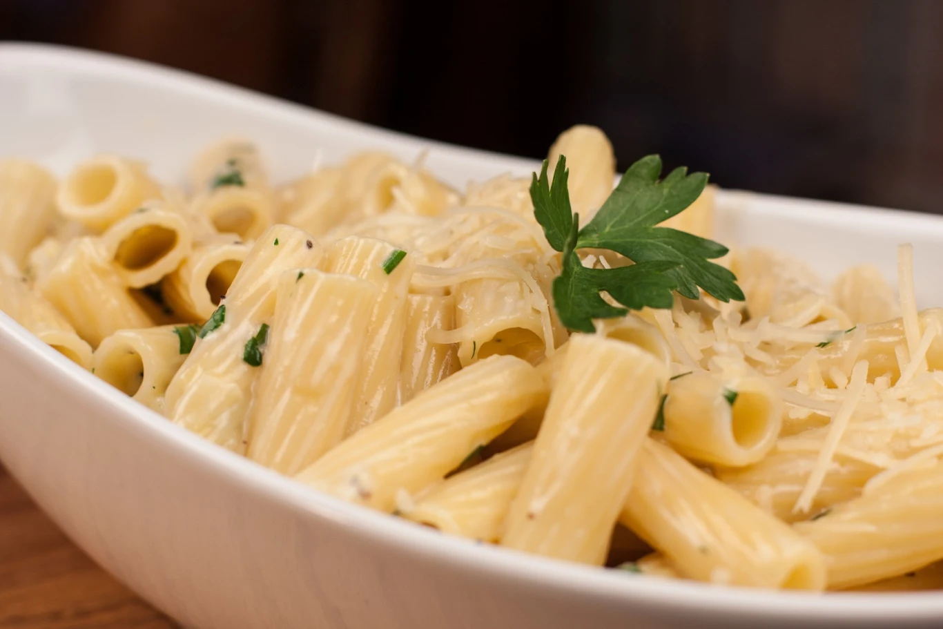 Sos serowy sprawi, że makaron będzie przyjemnie soczysty i pyszny Sos serowy sprawi, że makaron będzie przyjemnie soczysty i pyszny