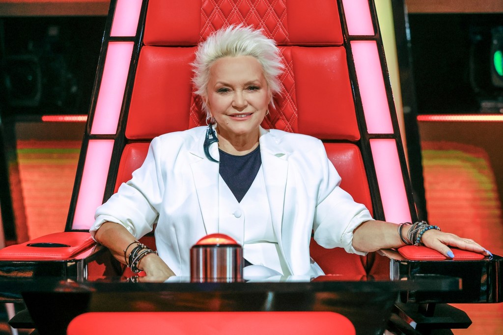 Małgorzata Ostrowska w czerwonym fotelu w "The Voice Senior"