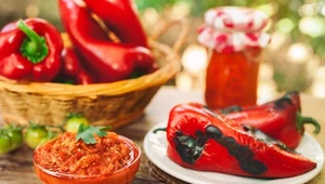 Ajvar, bałkańska pasta z pieczonych warzyw. Tak pyszna, że na jednym słoiku się nie skończy