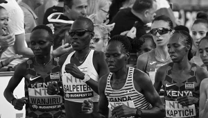 Rebecca Cheptegei (druga z prawej)