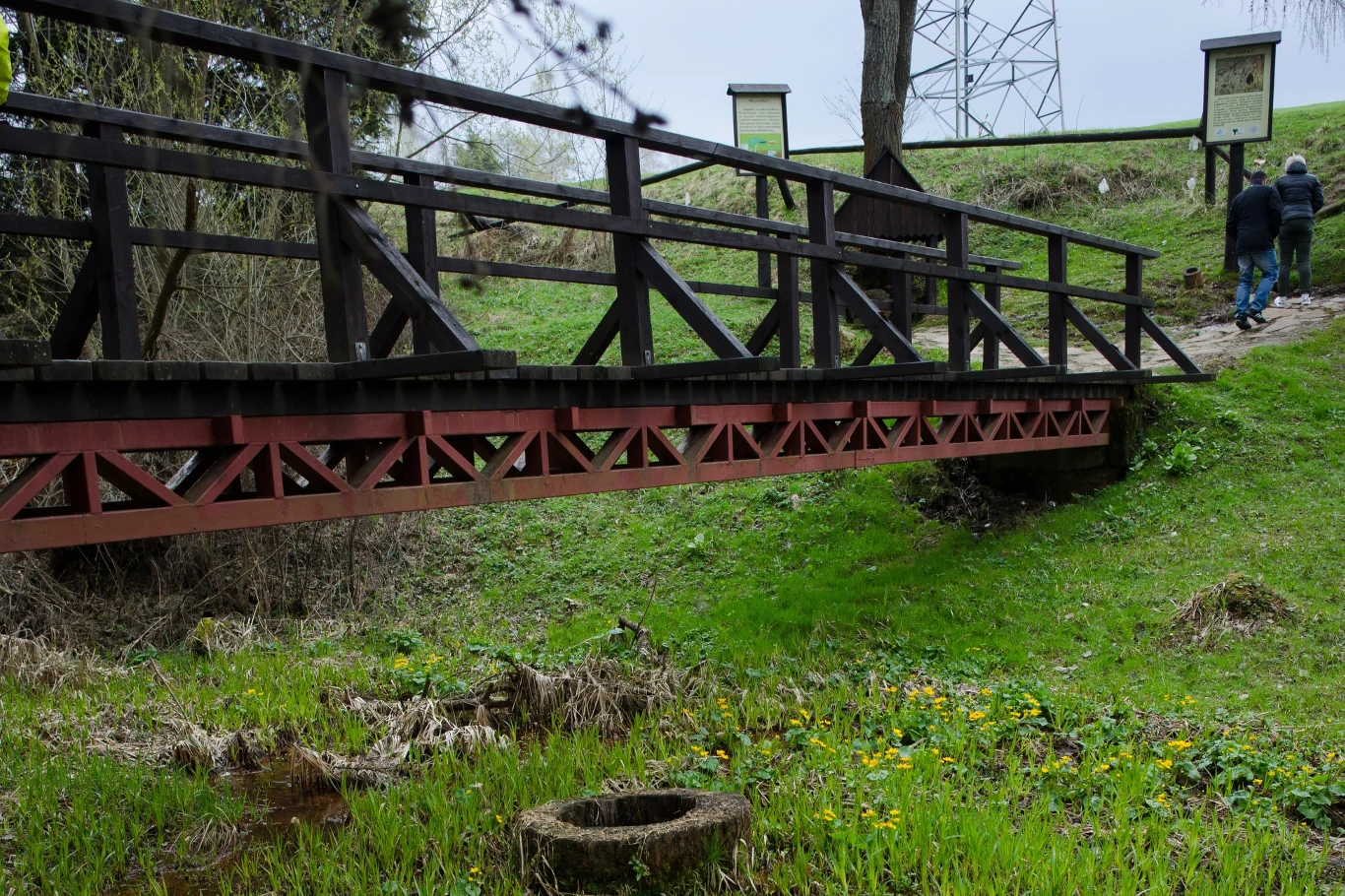 Największa mofeta w Polsce nieopodal Muszyny wkrótce stanie się jeszcze ciekawszą atrakcją turystyczną. Największa mofeta w Polsce nieopodal Muszyny wkrótce stanie się jeszcze ciekawszą atrakcją turystyczną.