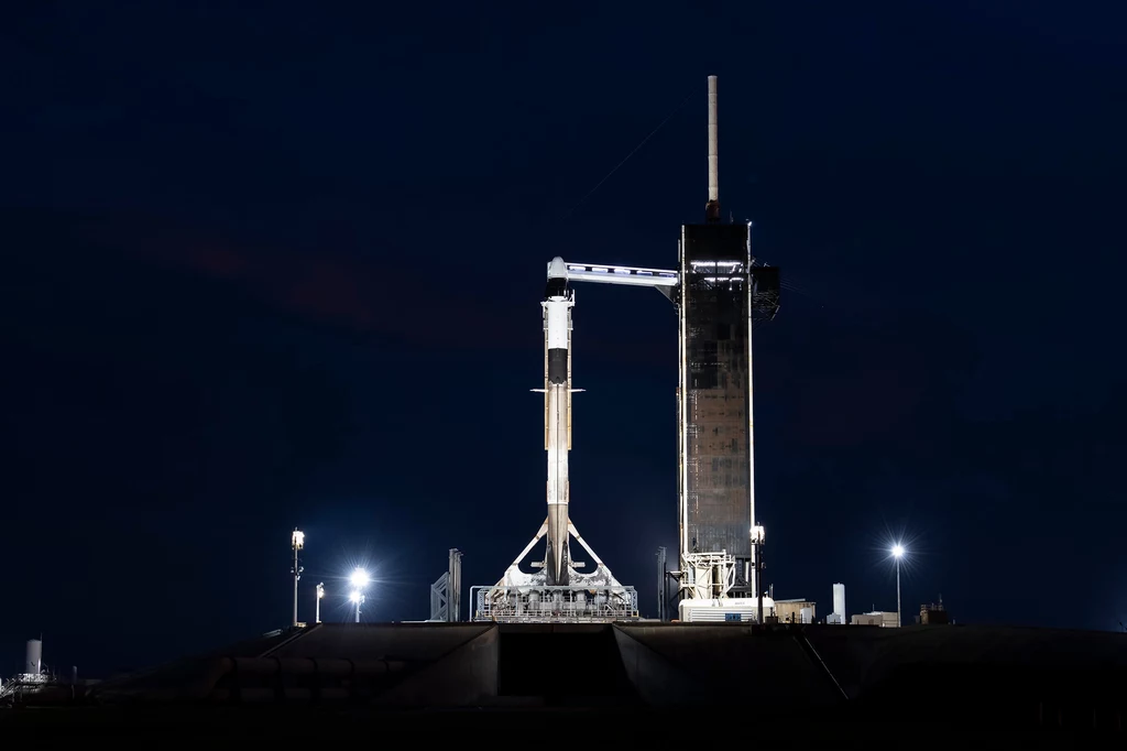 Rakieta Falcon 9, która wyniosła kapsułę Dragon firmy SpaceX z misją Polaris Dawn.