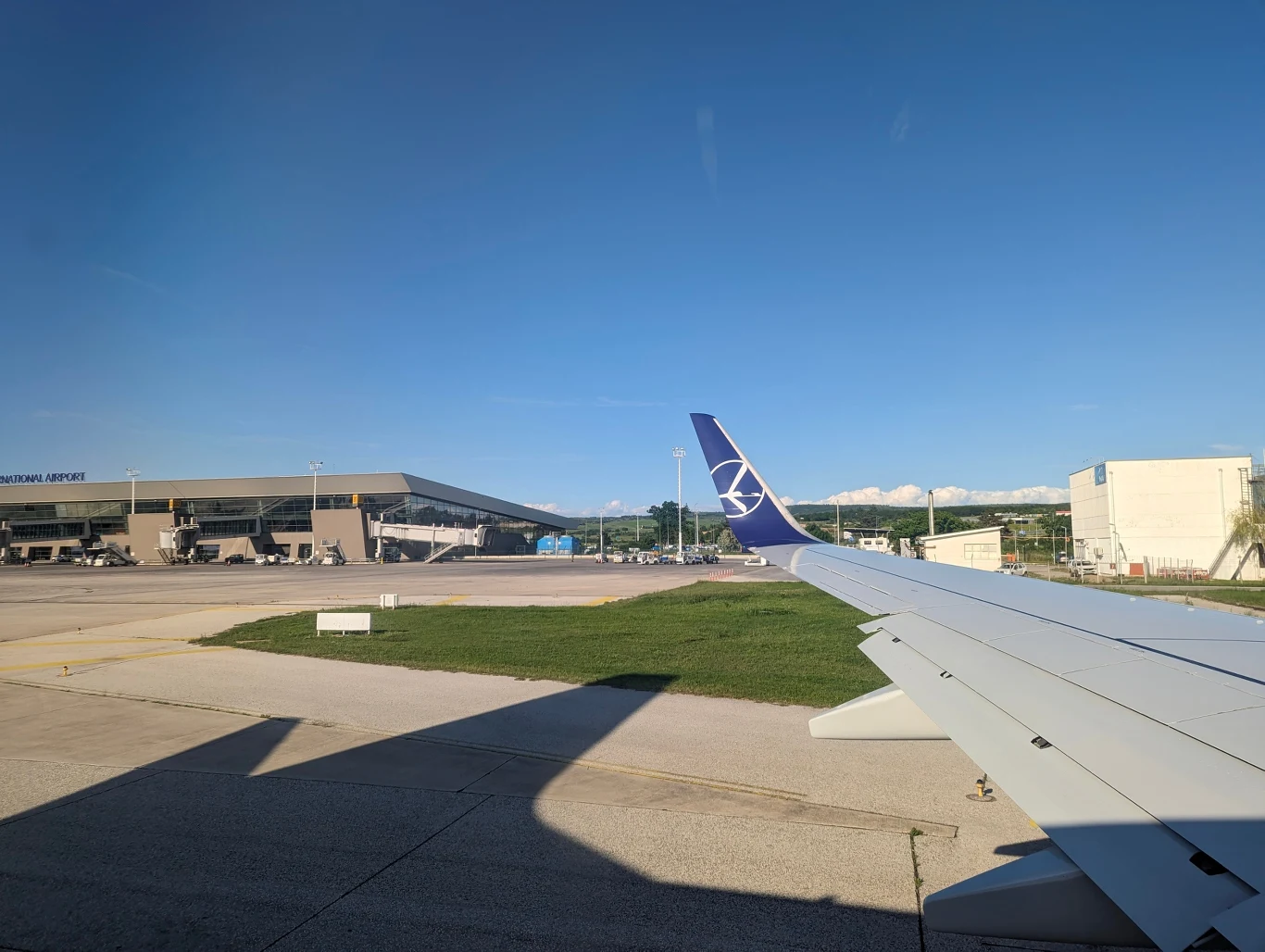 PLL LOT w Skopje. PLL LOT w Skopje.