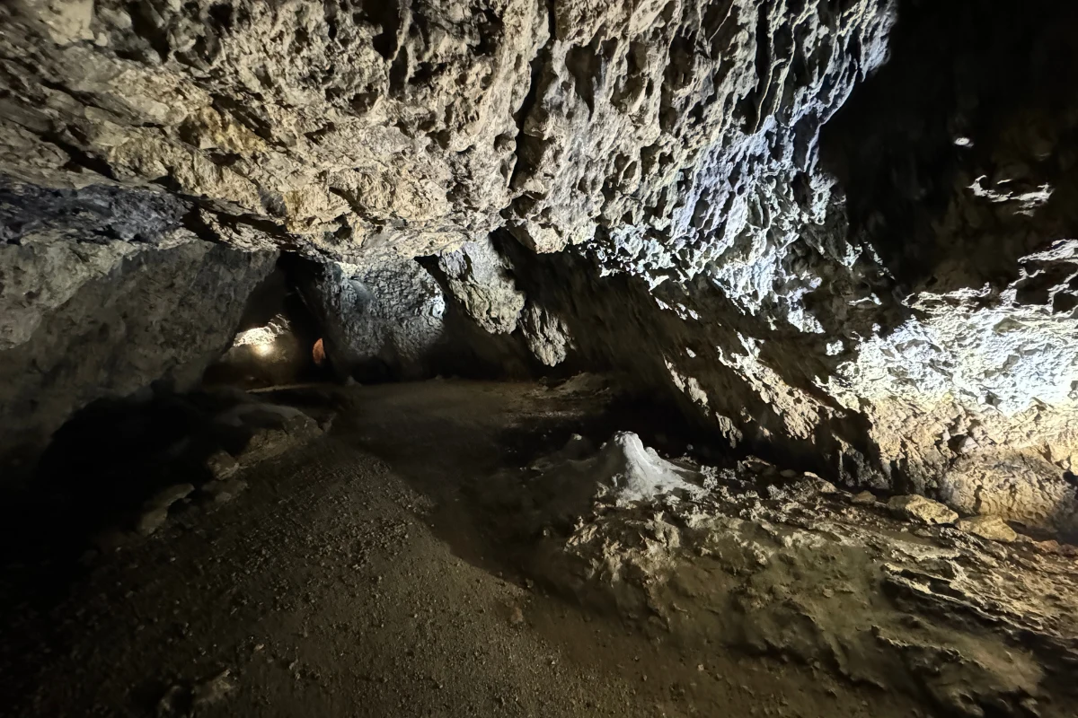 Jaskinia Nietoperzowa zachęca do spacerów i odkrywania historii Jaskinia Nietoperzowa zachęca do spacerów i odkrywania historii