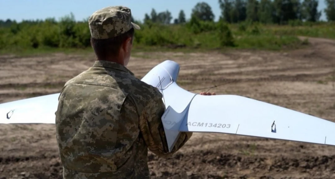 Zmasowany atak ukraińskich dronów na Rosję Zmasowany atak ukraińskich dronów na Rosję