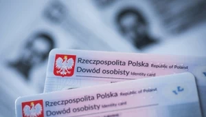 Kontrola przy wypłacie emerytury. Ci seniorzy muszą pokazać dowód osobisty.