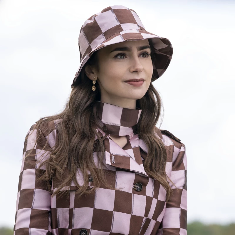 Lily Collins na planie ''Emily w Paryżu''