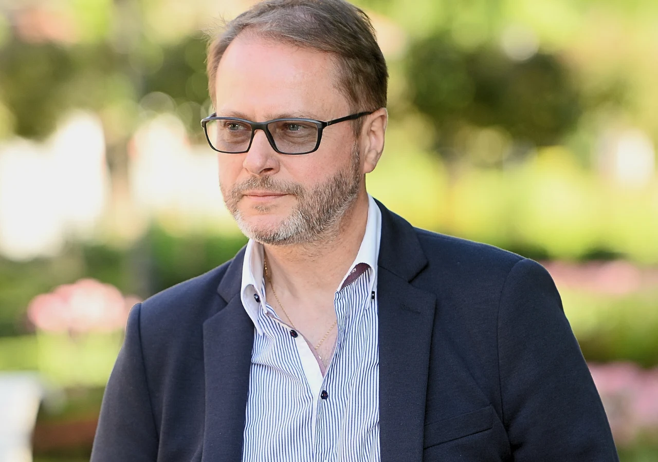 Artur Żmijewski Artur Żmijewski