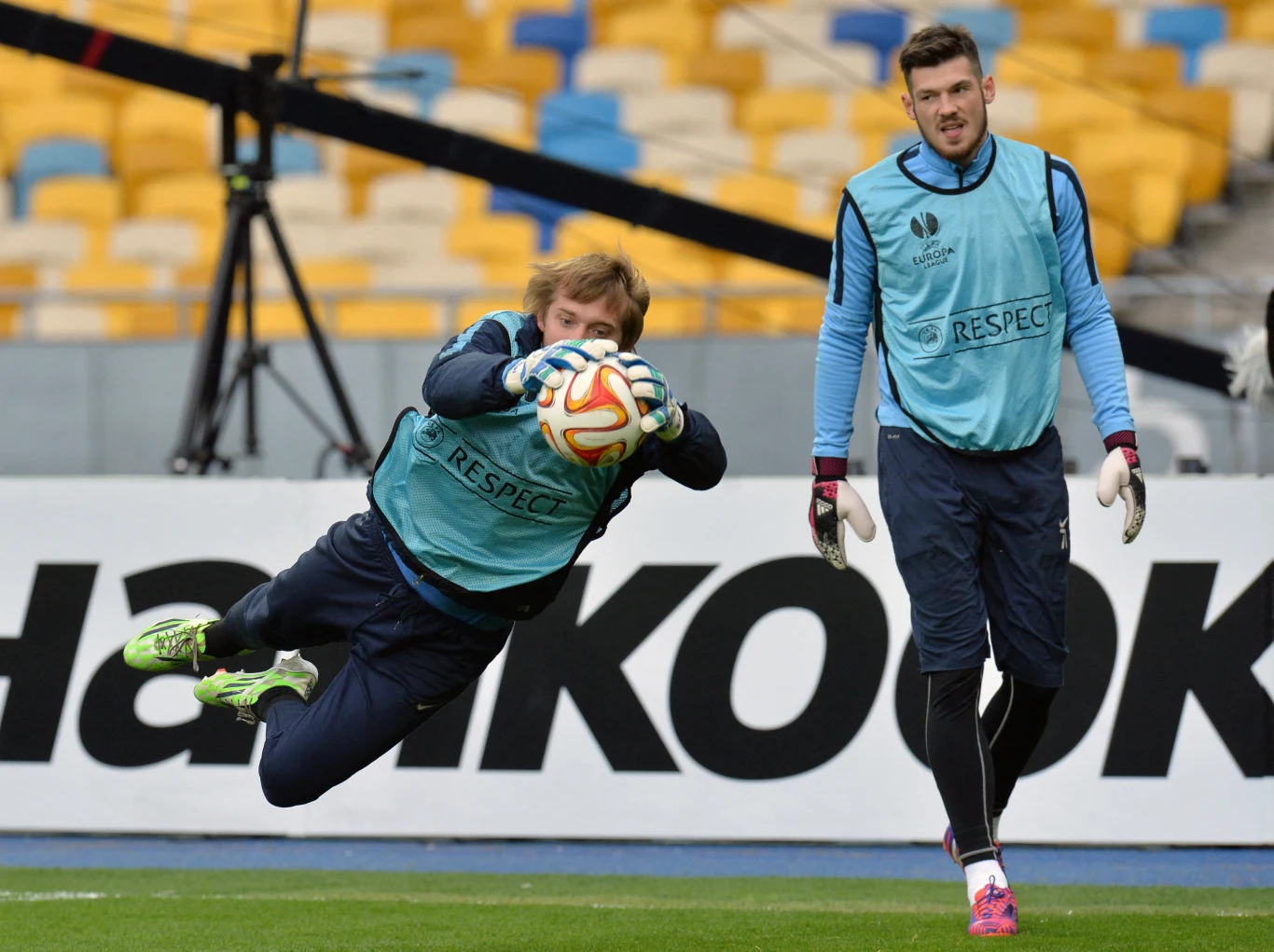 Denis Szelichow w trakcie bramkarskiego treningu Denis Szelichow w trakcie bramkarskiego treningu