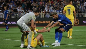 Kadr z meczu Kosowo - Rumunia w Lidze Narodów. Gospodarze przegrali gładko 0:3