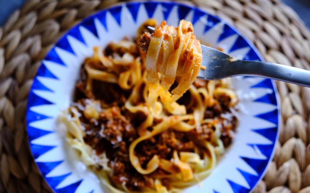 Tagliatelle z sosem bolognese