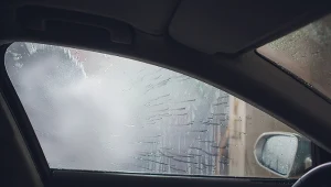 Zaparowane szyby w samochodzie. Czy możesz dostać mandat?