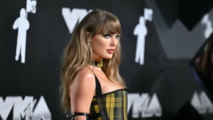 Wszyscy patrzyli tylko na nią. Taylor Swift zrobiła furorę w kraciastej sukni