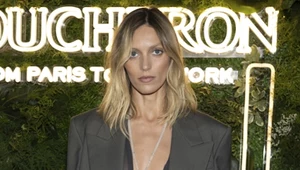 Anja Rubik zwróciła na siebie uwagę. Prześwitująca spódnica to nie wszystko