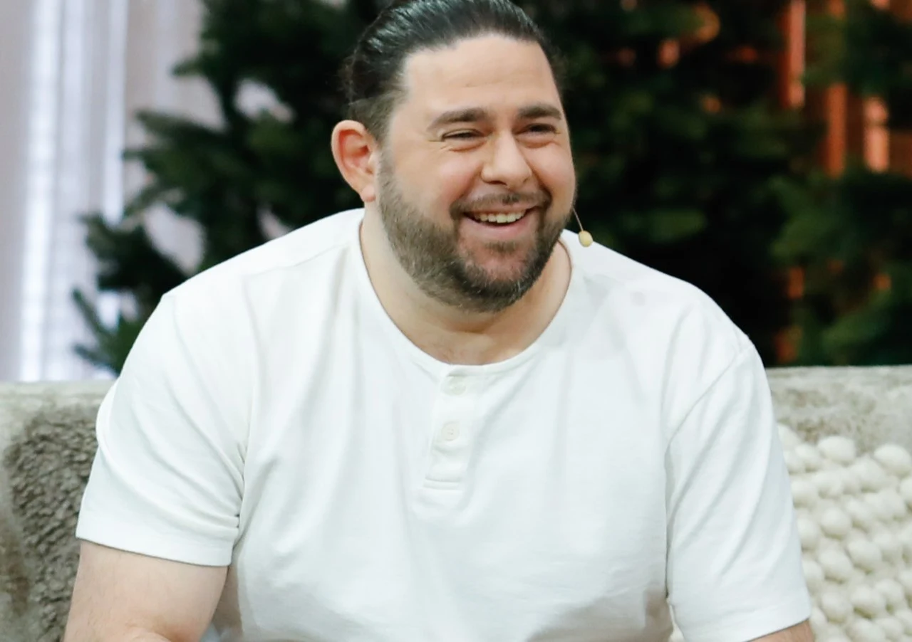 Jędrzej Taranek z "Ojca Mateusza" robi furorę w sieci. Będzie mieć program w TV Jędrzej Taranek z "Ojca Mateusza" robi furorę w sieci. Będzie mieć program w TV