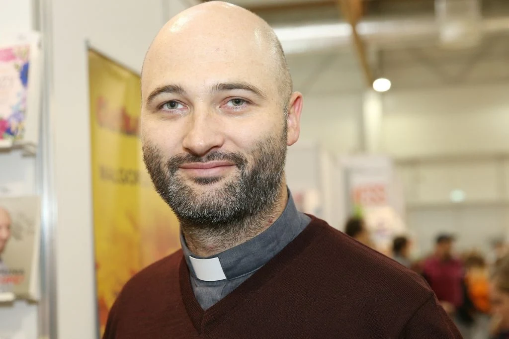 Ks. Michał Olszewski przebywa w areszcie. Matka duchownego opisała spotkanie z synem Ks. Michał Olszewski przebywa w areszcie. Matka duchownego opisała spotkanie z synem
