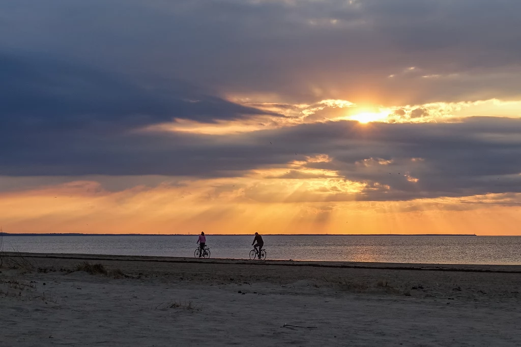 Szerokie plaże Jurmały przyciągają turystów od lat 