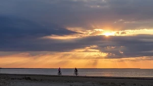 Szerokie plaże Jurmały przyciągają turystów od lat 