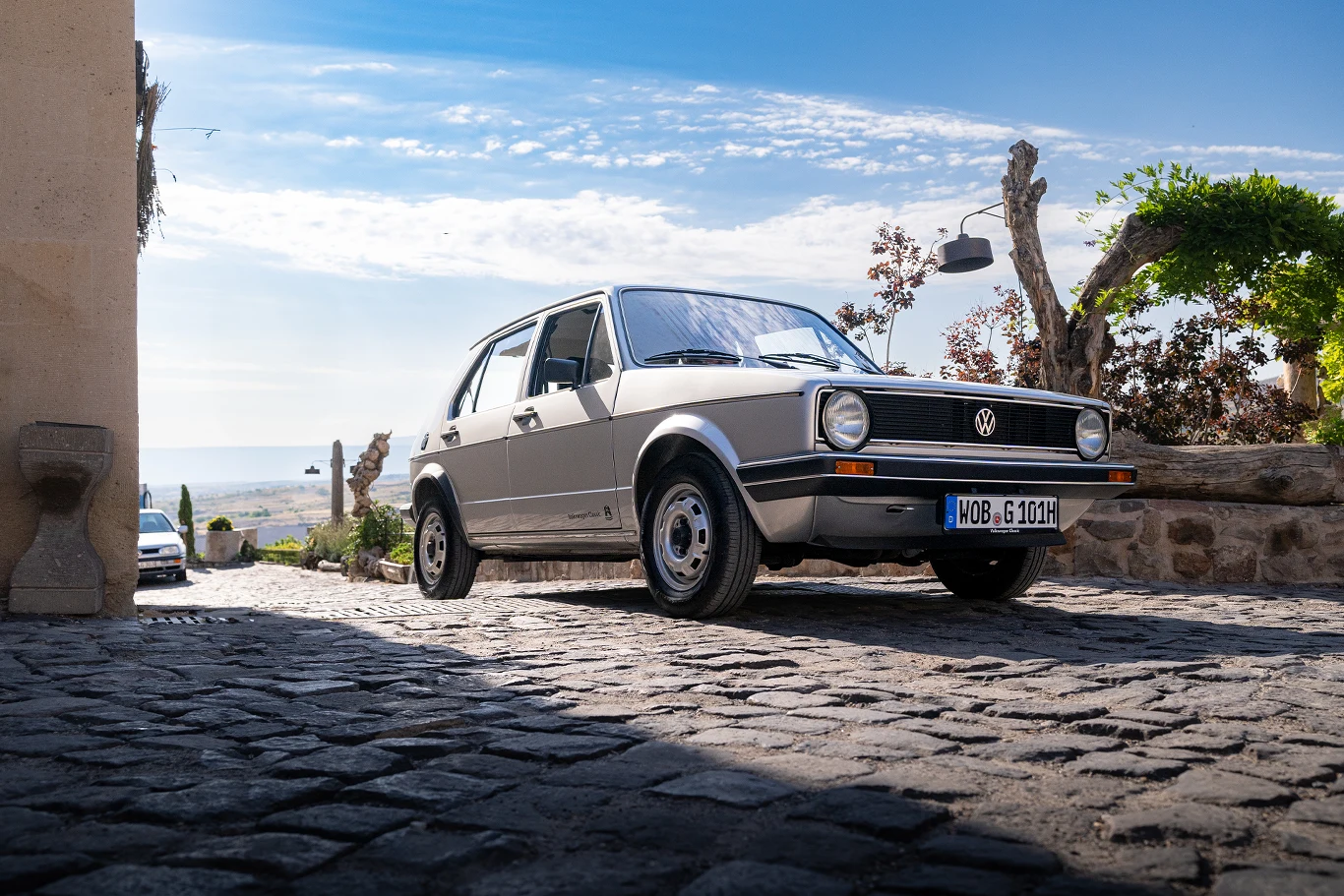 Volkswagen Golf pierwszej generacji zadebiutował w 1974 roku.