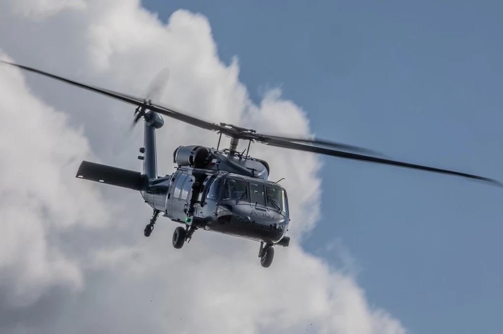 Śmigłowiec Black Hawk będzie w gotowości do niesienia pomocy na południu i południowym zachodzie kraju. Do akcji będzie można skierować również tysiące policjantów, a także żołnierzy Śmigłowiec Black Hawk będzie w gotowości do niesienia pomocy na południu i południowym zachodzie kraju. Do akcji będzie można skierować również tysiące policjantów, a także żołnierzy