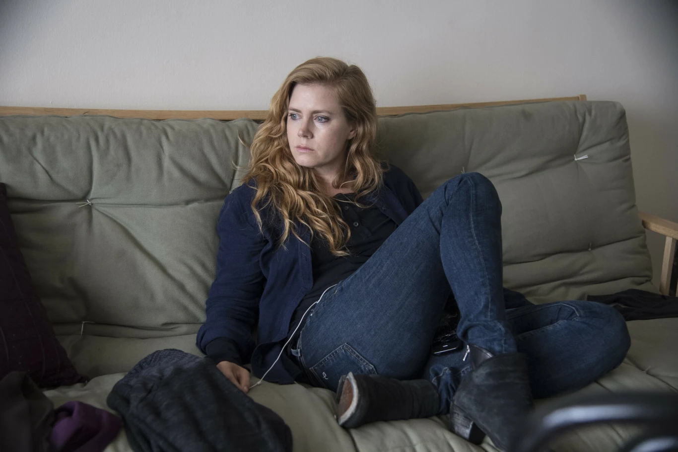 Amy Adams w serialu "Ostre przedmioty"