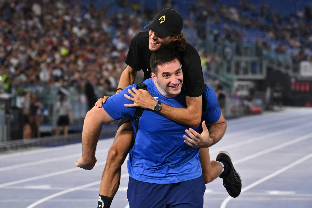 Leonardo Fabbri, a na jego plecach Gianmarco Tamberi. Obaj wygrali Diamentową Ligę w 2025 roku.