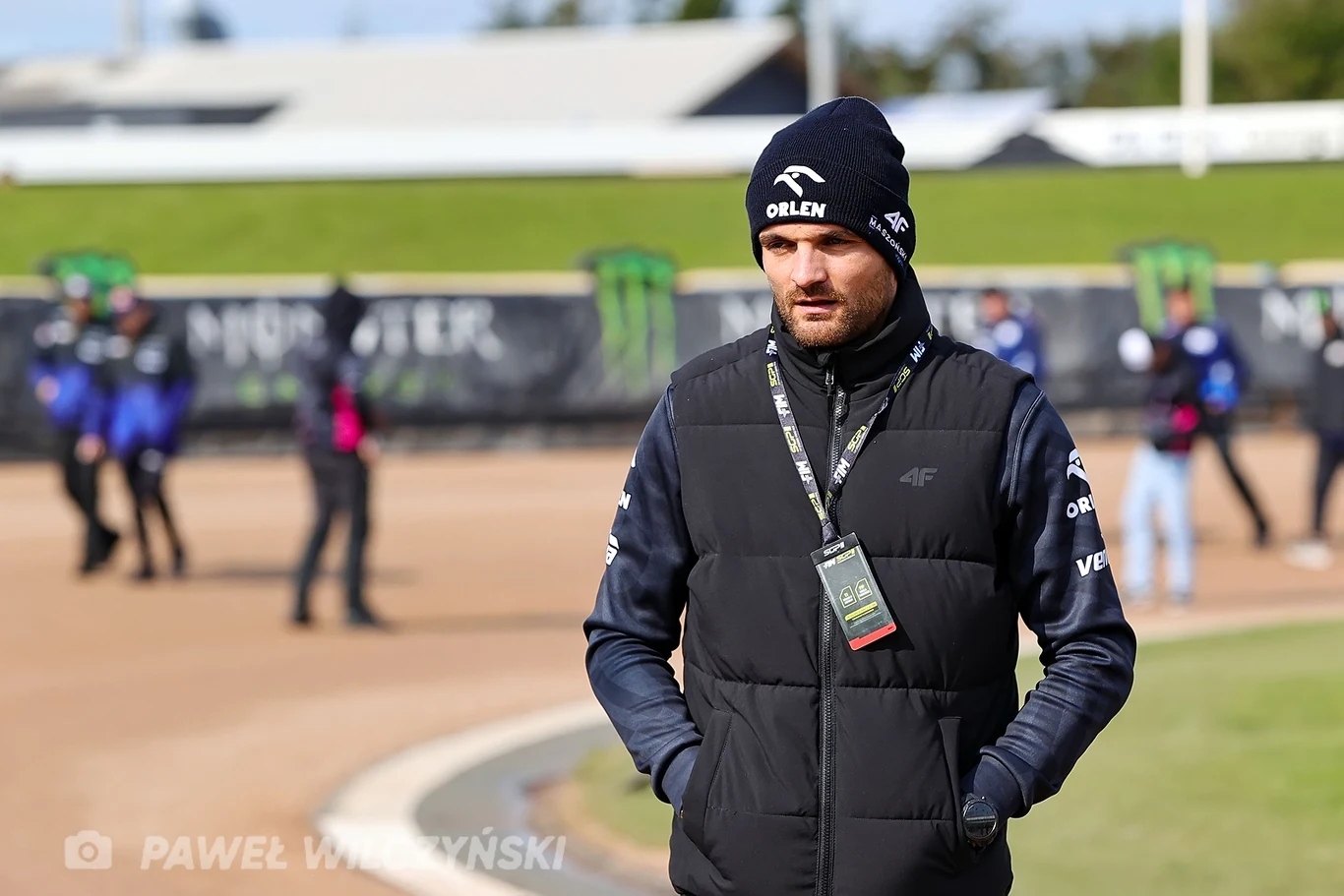 Bartosz Zmarzlik na obchodzie toru w Vojens.