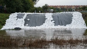 26-latek uszkodził wał przeciwpowodziowy. Interweniowała policja (zdj. ilustracyjne)
