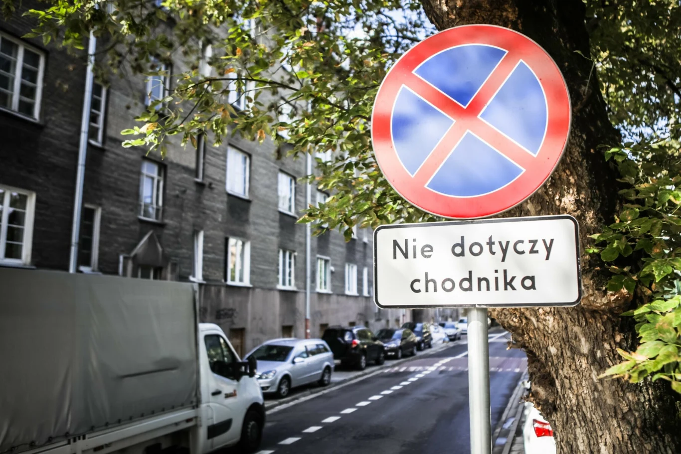 Czym różni się postój od zatrzymania? Czym różni się postój od zatrzymania?