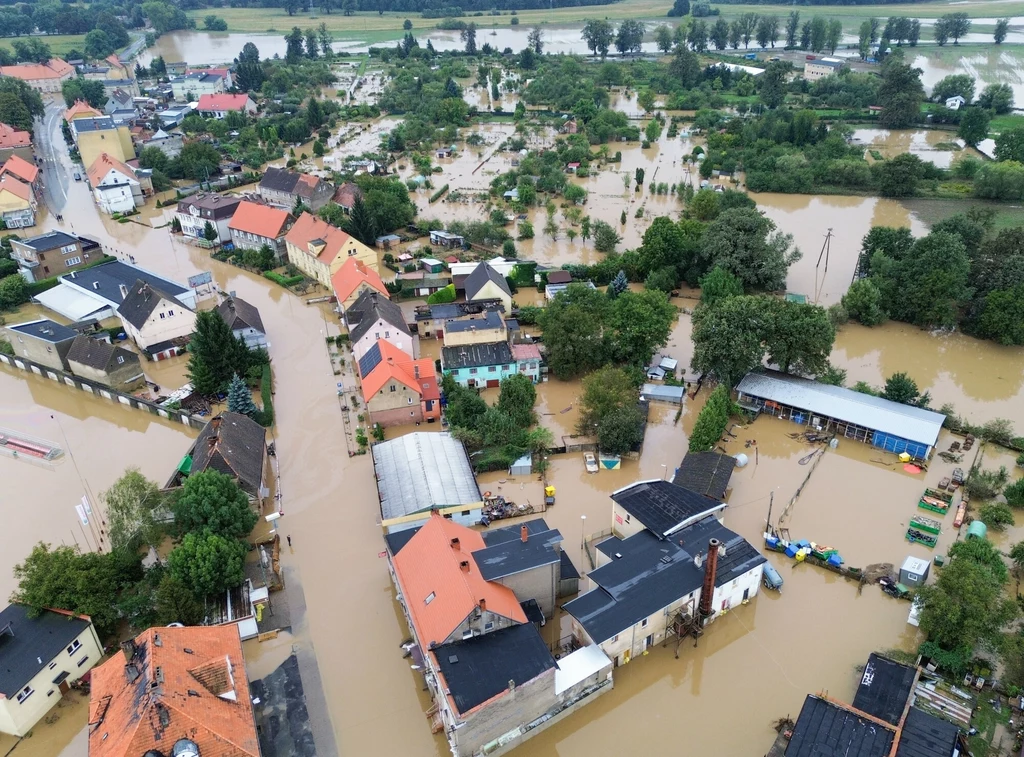 Kamieniec Ząbkowicki z lotu ptaka.