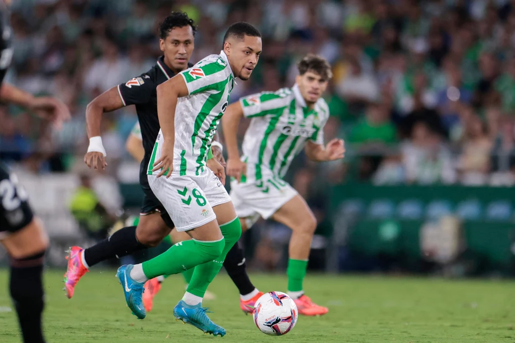Vitor Roque w barwach Realu Betis Vitor Roque w barwach Realu Betis
