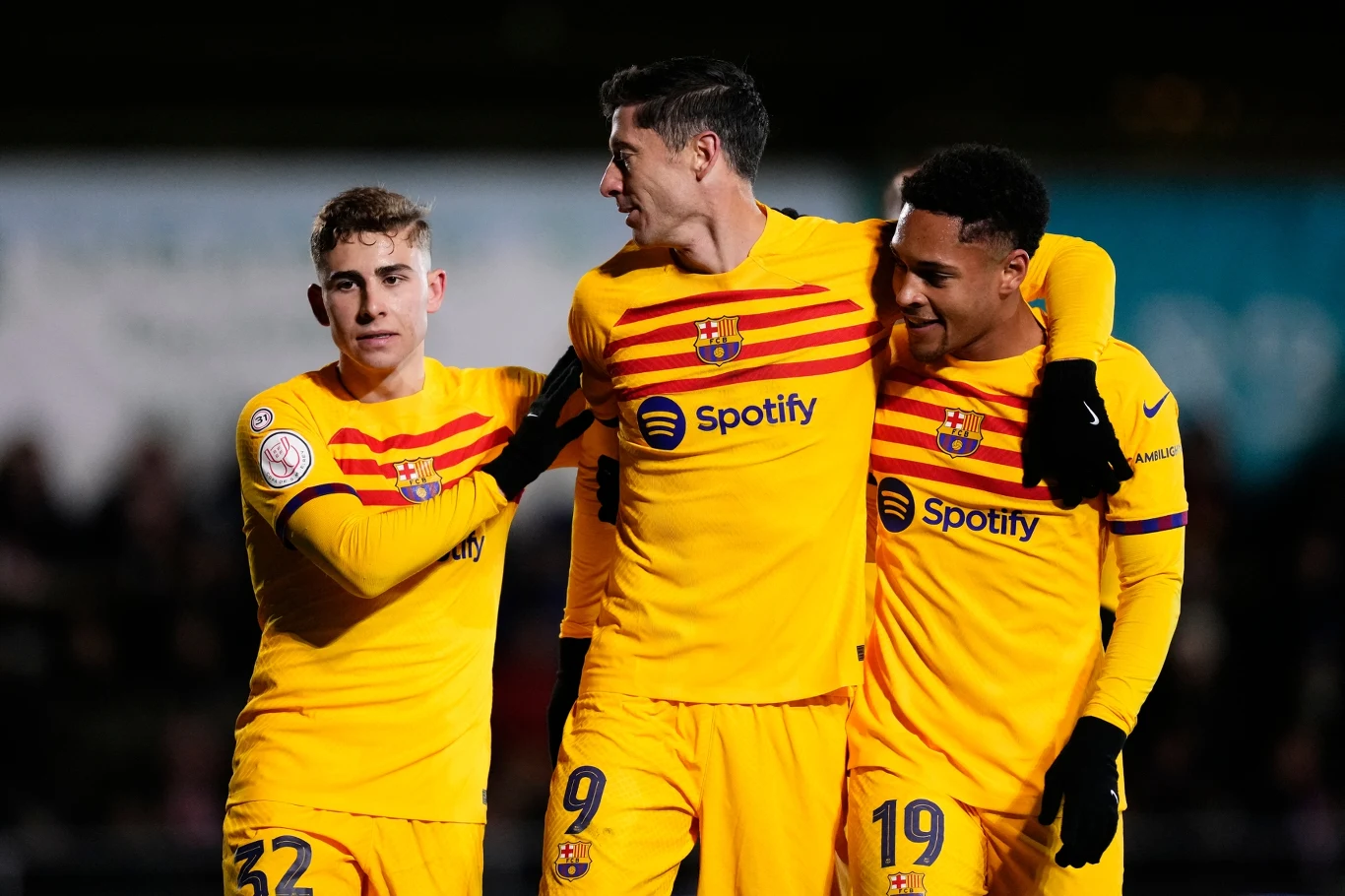 Robert Lewandowski i Vitor Roque