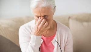 W tym oku rozwija się niebezpieczna choroba. Objawy trudno wychwycić